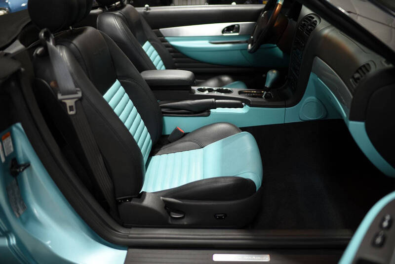 2002 Ford Thunderbird Deluxe