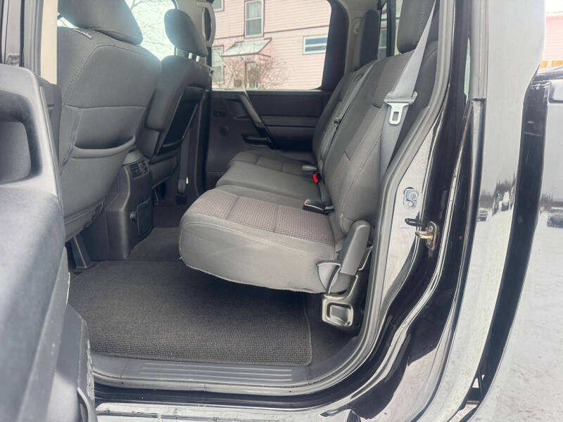 2012 Nissan Titan SV