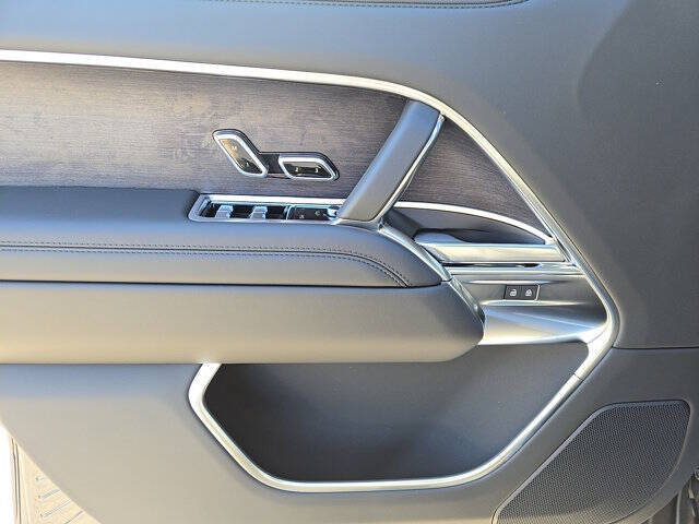 2025 Land Rover Range Rover P400 SE