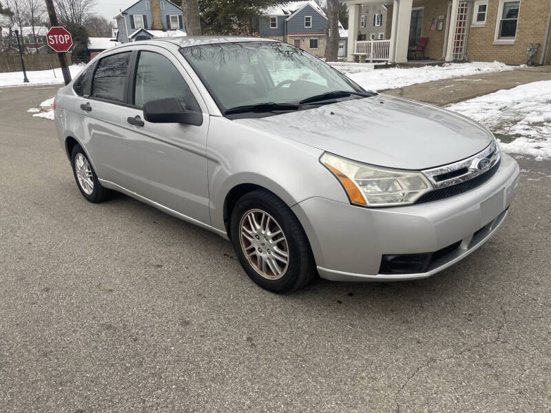 2011 Ford Focus SE's photo