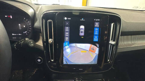 2023 Volvo XC40 B5 Plus Bright Theme