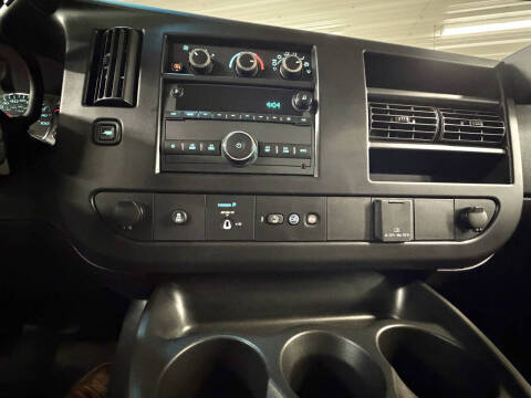 2023 GMC Savana 2500