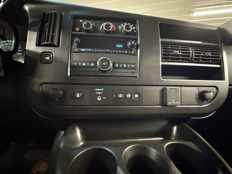 2023 GMC Savana 2500