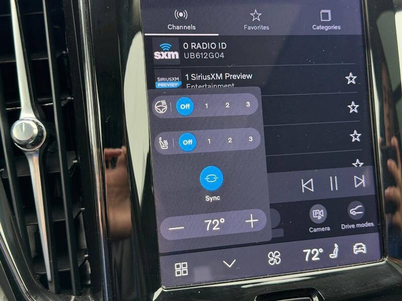 2025 Volvo XC60 B5 Plus Dark Theme