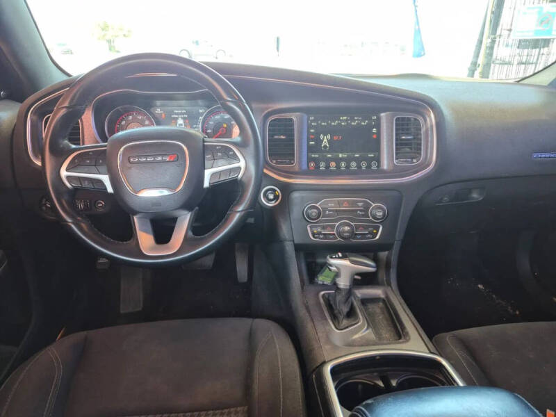 2017 Dodge Charger SXT