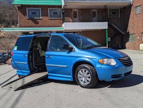 2007 Chrysler Town and Country for sale at Seibel's Auto Warehouse in Freeport PA
