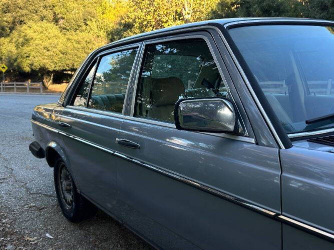 1983 Mercedes-Benz 300-Class
