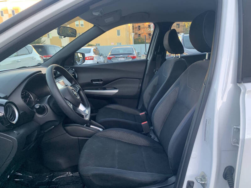 2018 Nissan Kicks SV