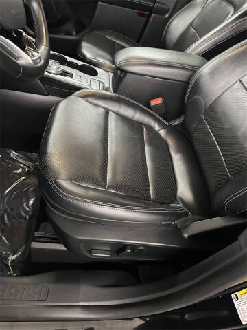 2022 Ford Escape Titanium