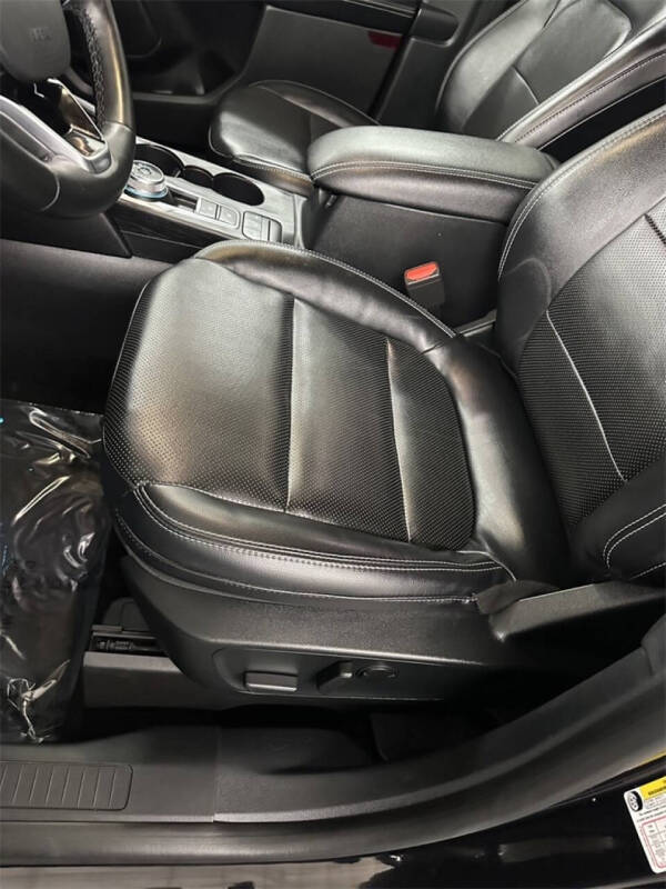 2022 Ford Escape Titanium