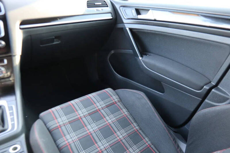 2017 Volkswagen Golf GTI S