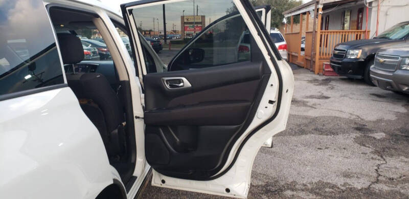 2017 Nissan Pathfinder S