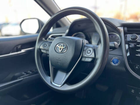 2018 Toyota Camry Hybrid LE