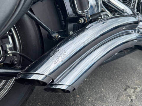 2015 Harley-Davidson FLSTS