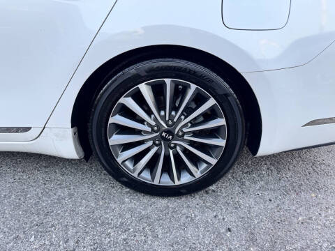 2017 Kia Cadenza Premium