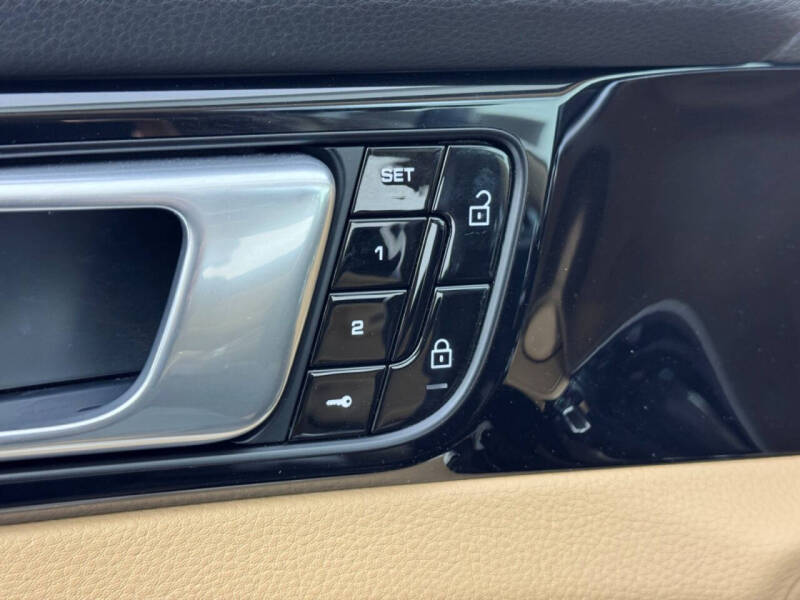 2021 Porsche Panamera 4S E-Hybrid