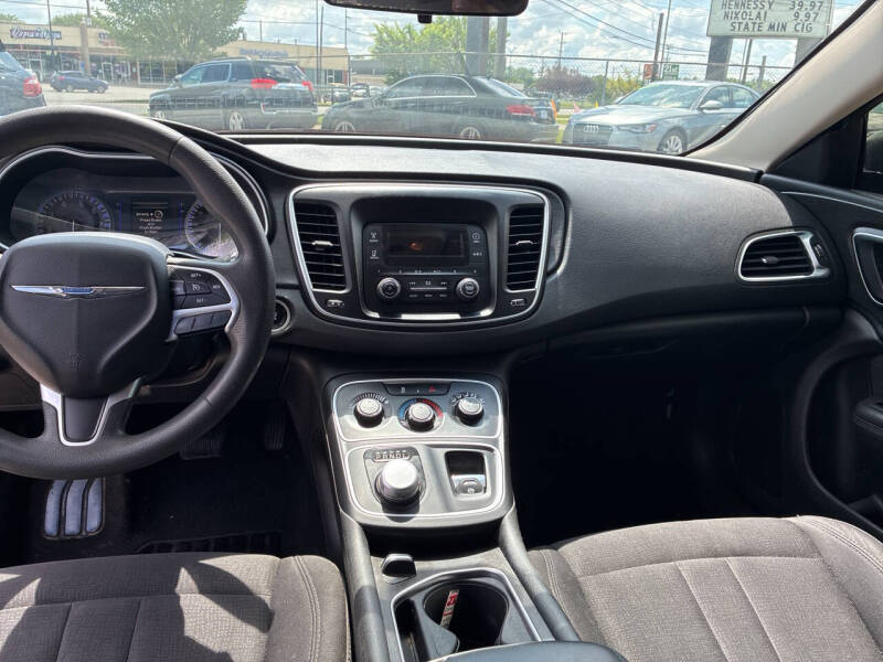 2015 Chrysler 200 LX