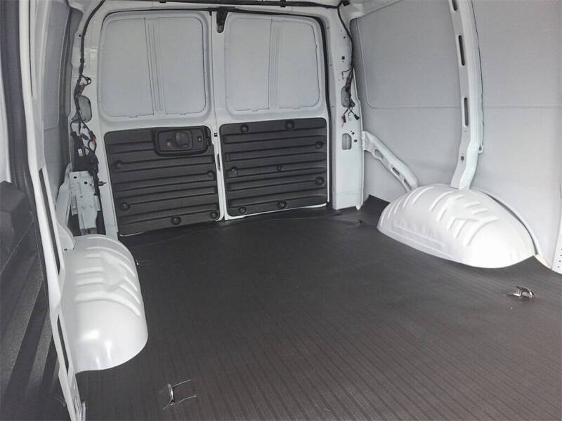 2025 GMC Savana 2500