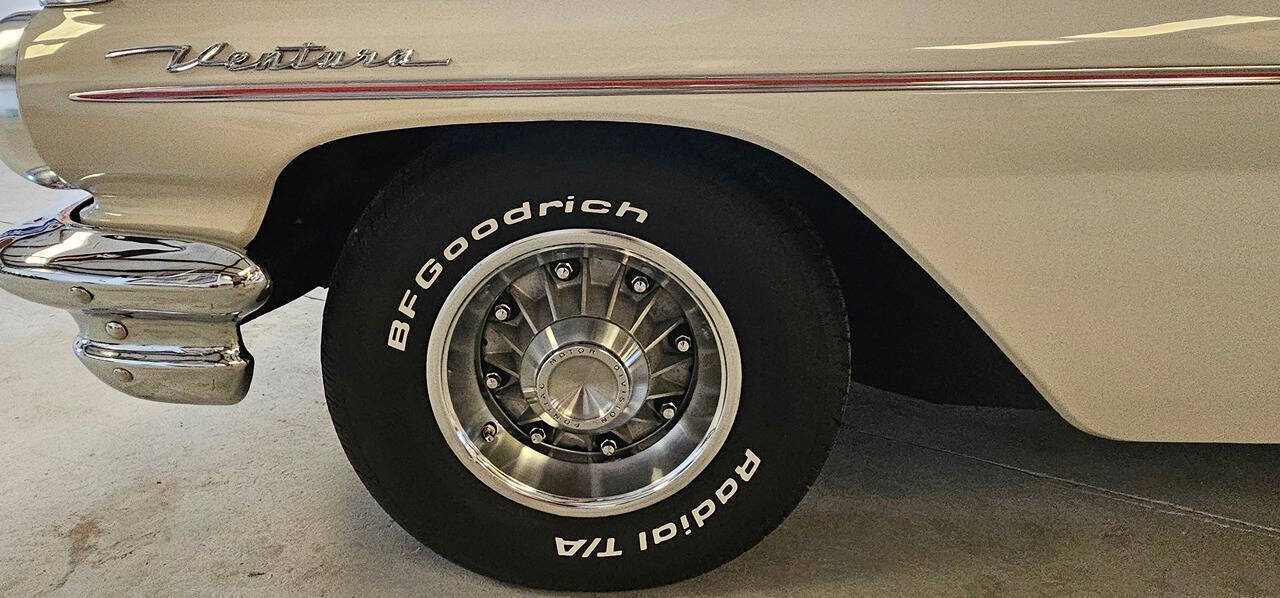 1960 Pontiac Ventura 44