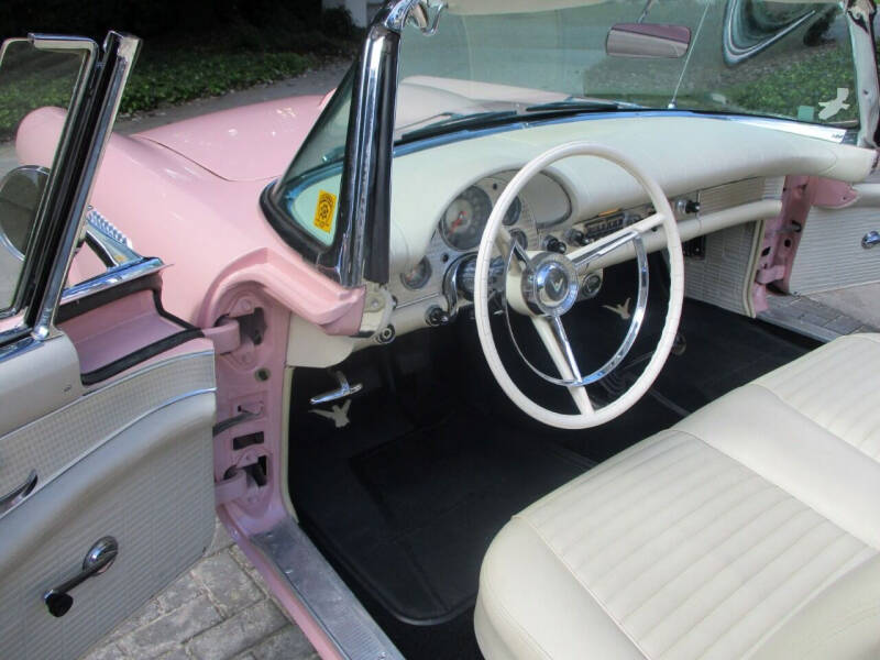 1957 Ford Thunderbird