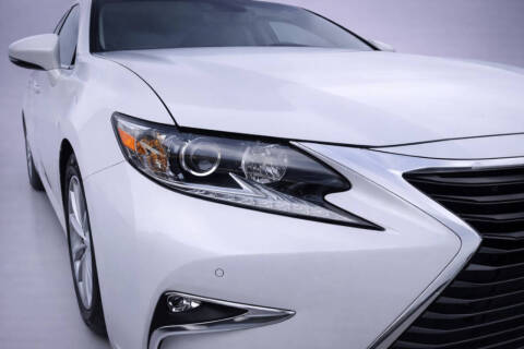 2016 Lexus ES 300h