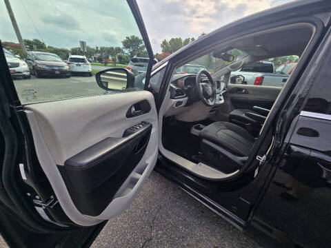 2017 Chrysler Pacifica LX