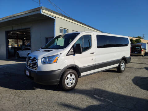 2017 ford transit passenger 350 xlt