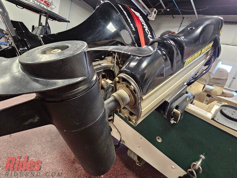 2003 Crestliner 1600