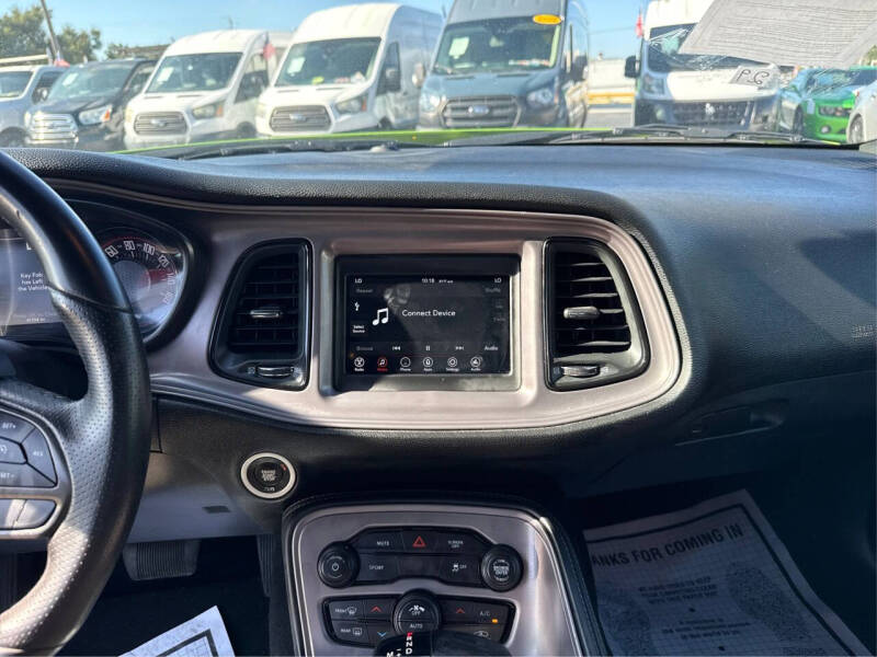 2023 Dodge Challenger SXT