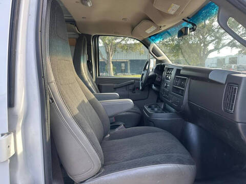 2022 Chevrolet Express 2500