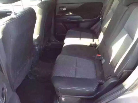 2016 Mitsubishi Outlander ES