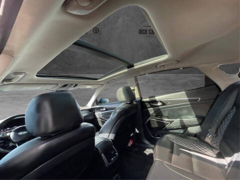 2017 Kia Cadenza Technology