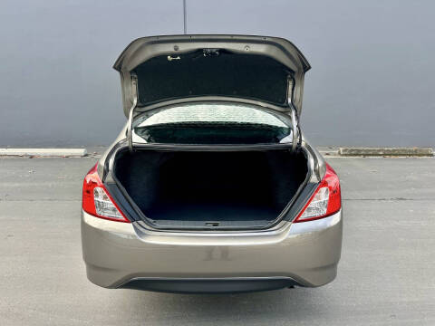 2017 Nissan Versa 1.6 SV