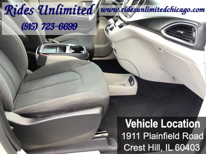 2017 Chrysler Pacifica Touring-L