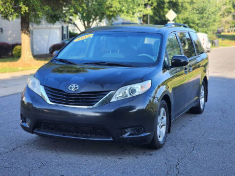 2012 Toyota Sienna for sale at Road Rive in Charlotte NC