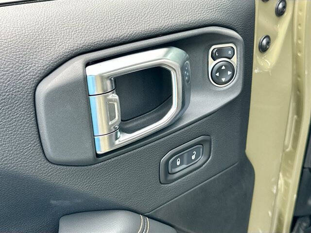 2025 Jeep Gladiator High Tide