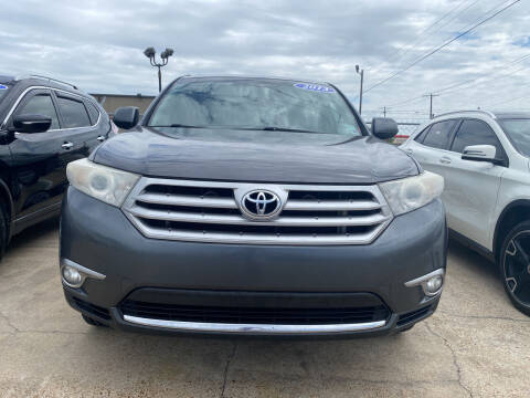 2013 Toyota Highlander for sale at Bobby Lafleur Auto Sales in Lake Charles LA