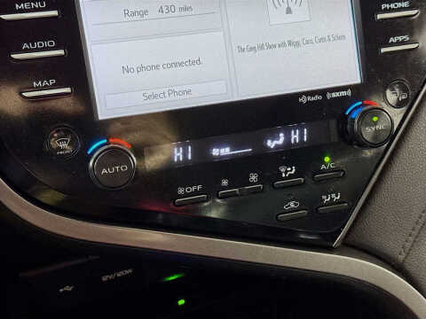 2020 Toyota Camry Hybrid XLE