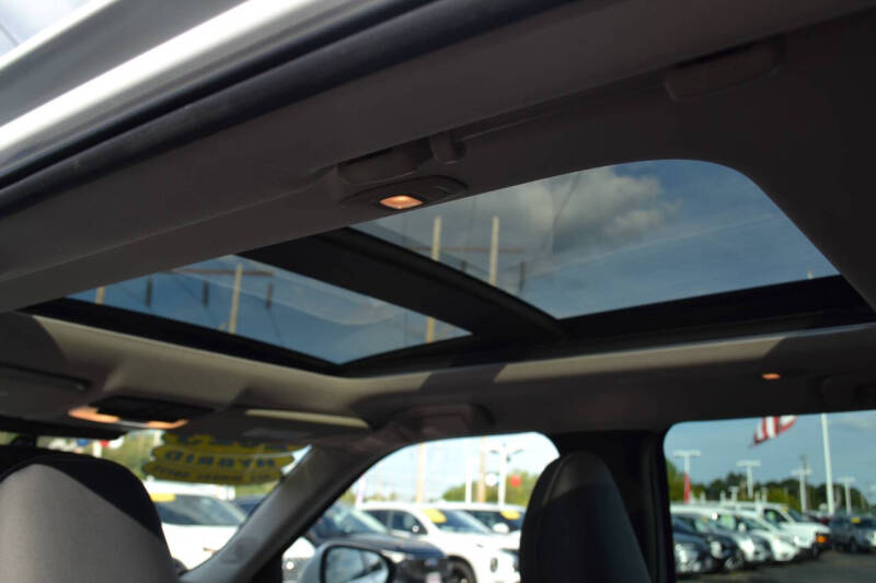 2023 Mitsubishi Outlander PHEV SE