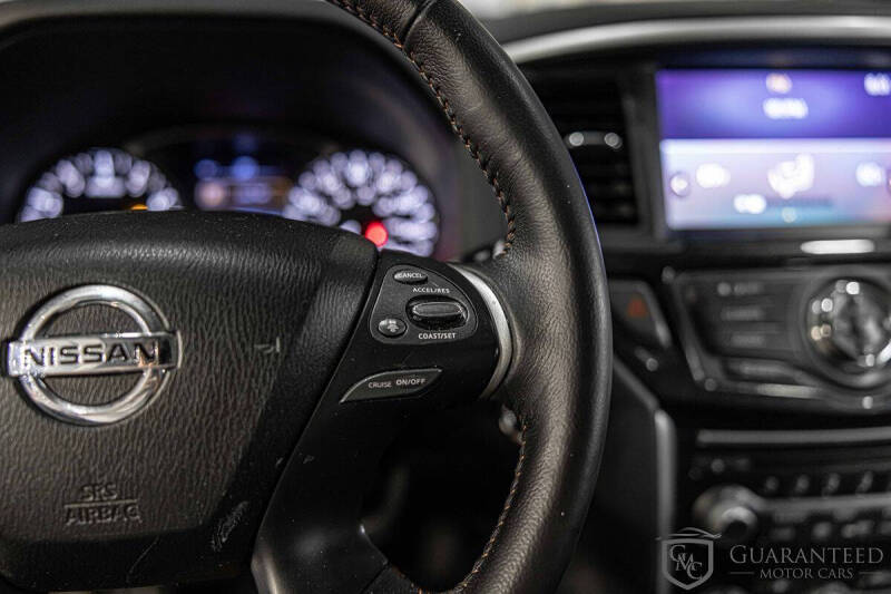 2020 Nissan Pathfinder SV