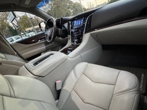 2017 Cadillac Escalade Luxury