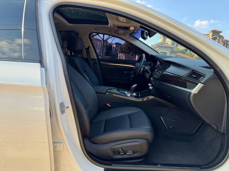 2016 BMW 5 Series 528i