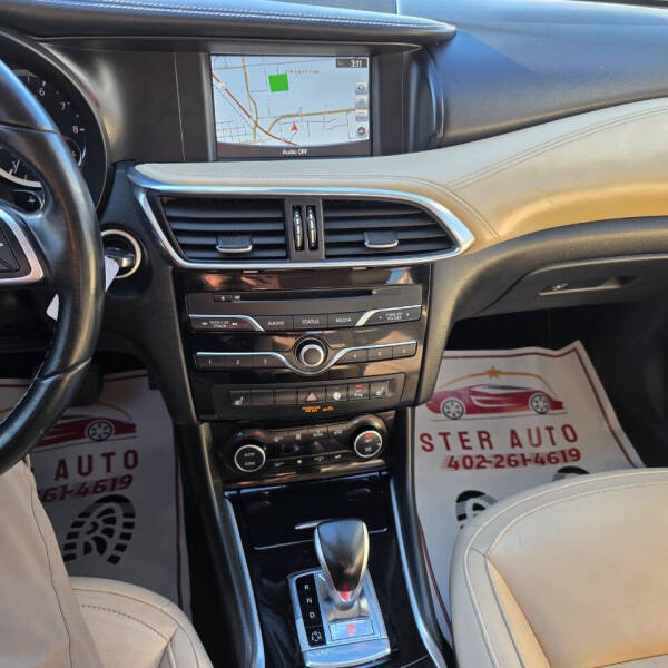 2017 Infiniti QX30 Premium