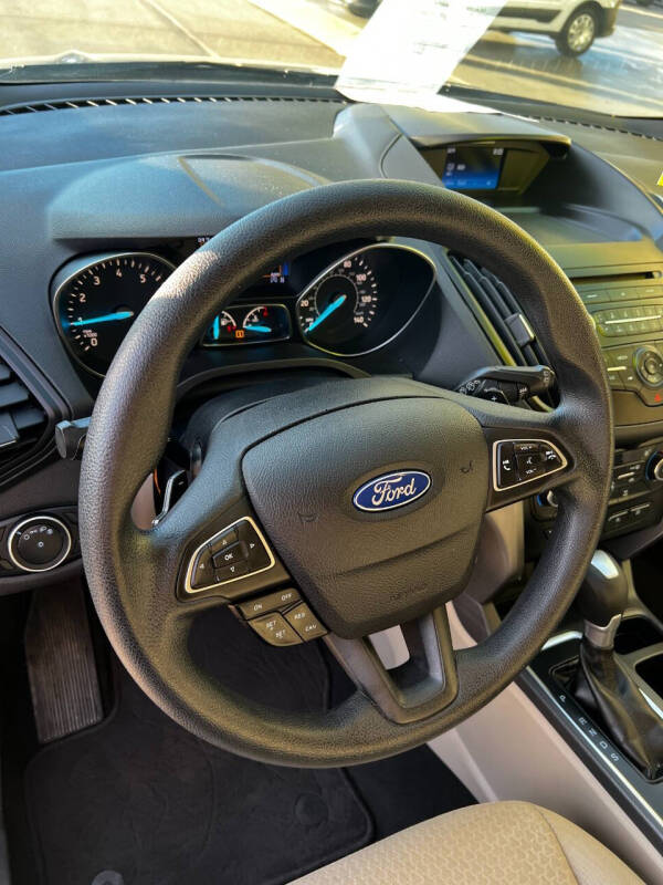 2017 Ford Escape SE - Photo 8