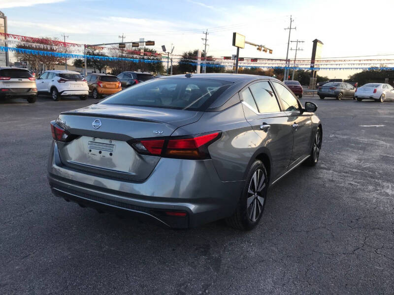 2021 Nissan Altima 2.5 SV