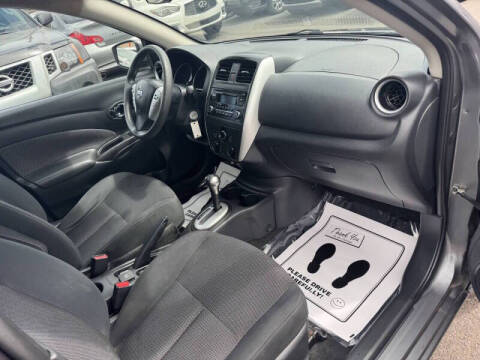 2016 Nissan Versa 1.6 SV