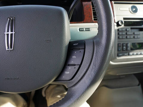 2006 Lincoln Town Car Signature