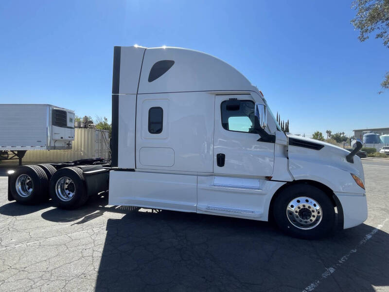 2022 Freightliner Cascadia