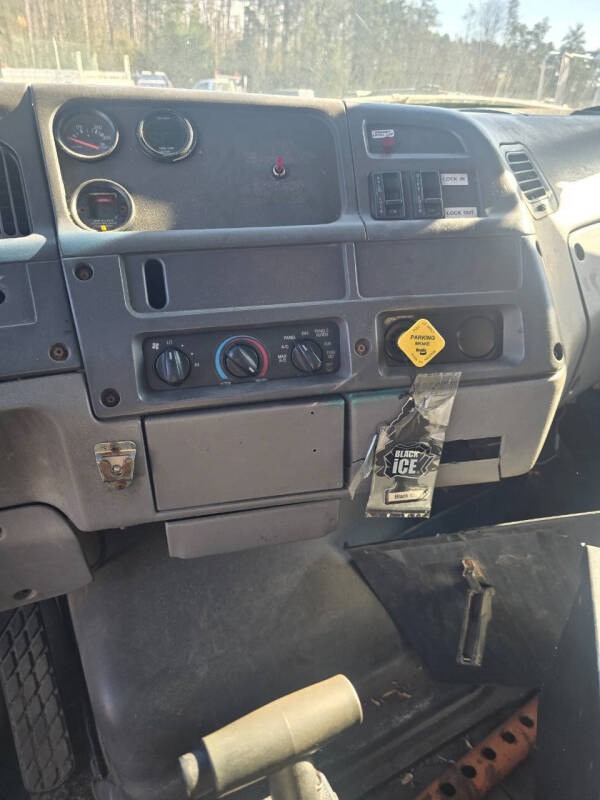 2000 Sterling LT9511