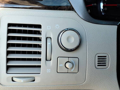 2010 Cadillac DTS Luxury Collection